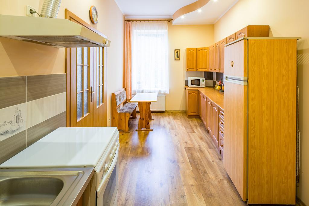 Rynok Square 5 Зі Світлом! Apartment Liov Exterior foto