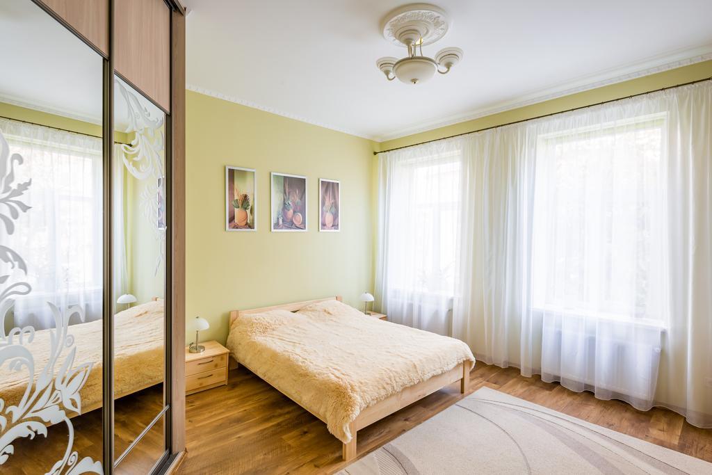 Rynok Square 5 Зі Світлом! Apartment Liov Exterior foto